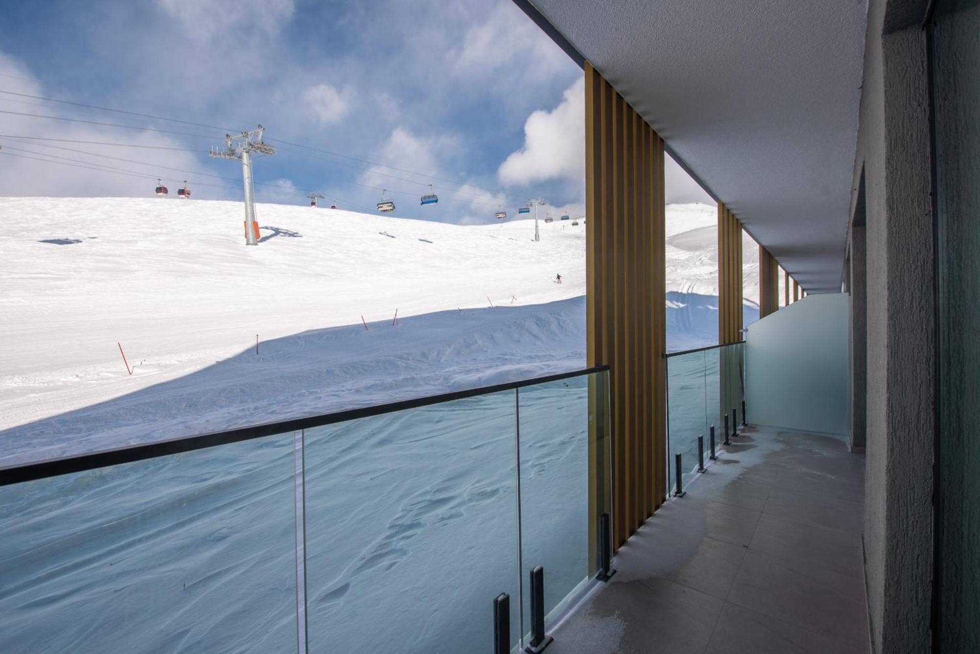 Gudauri Atrium Aparthotel Εξωτερικό φωτογραφία