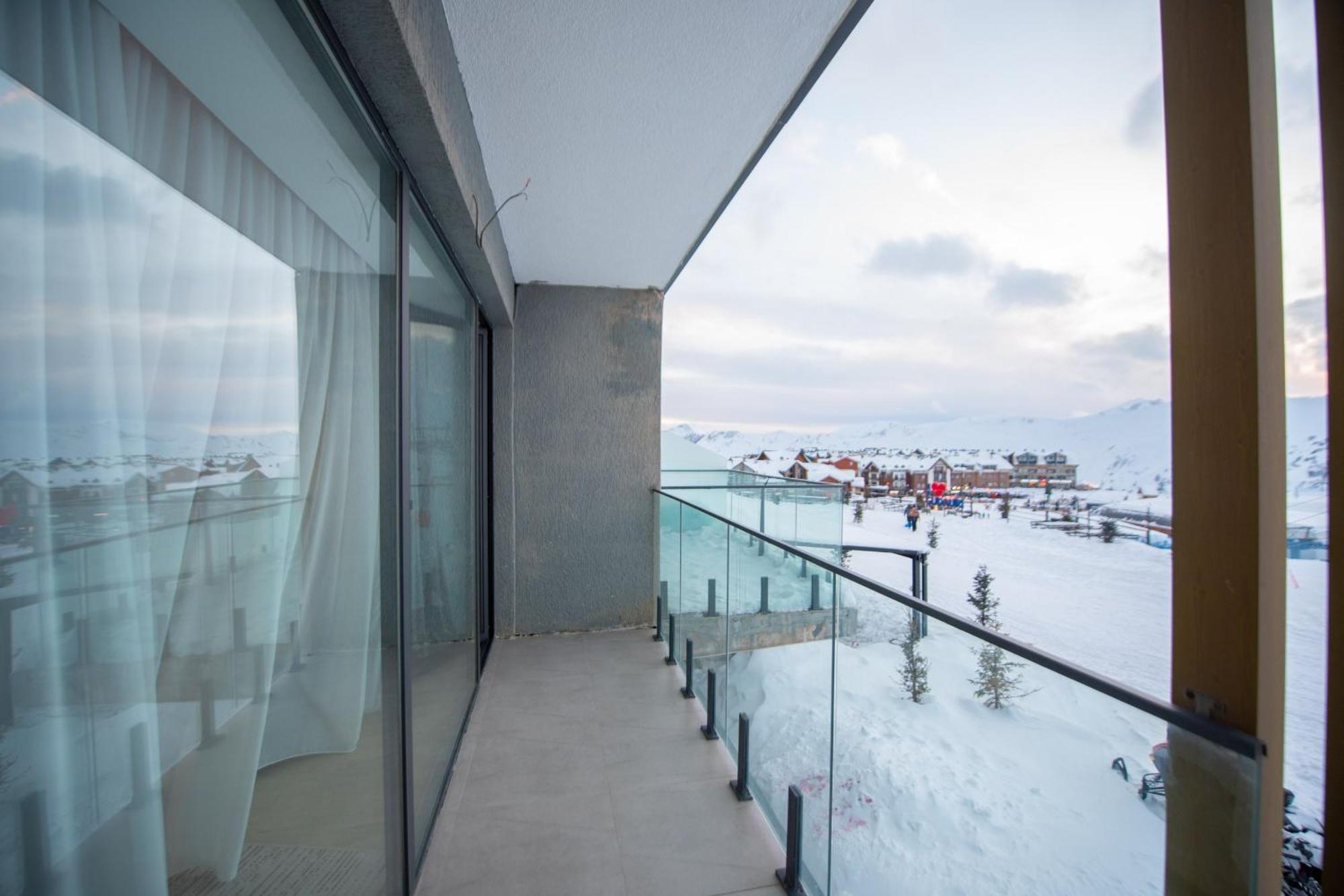 Gudauri Atrium Aparthotel Εξωτερικό φωτογραφία